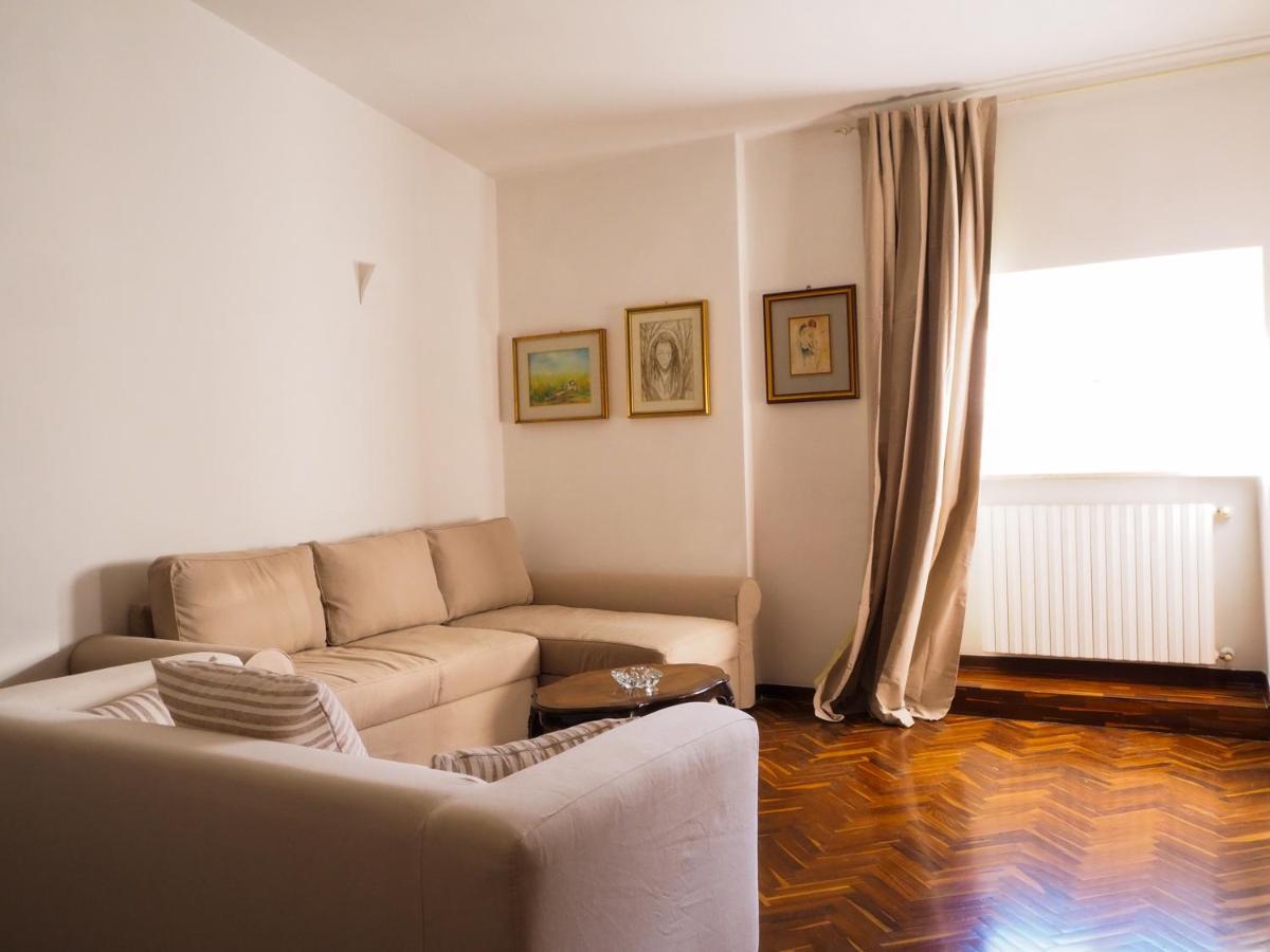 Terrazza Cavour Lägenhet Bari Exteriör bild