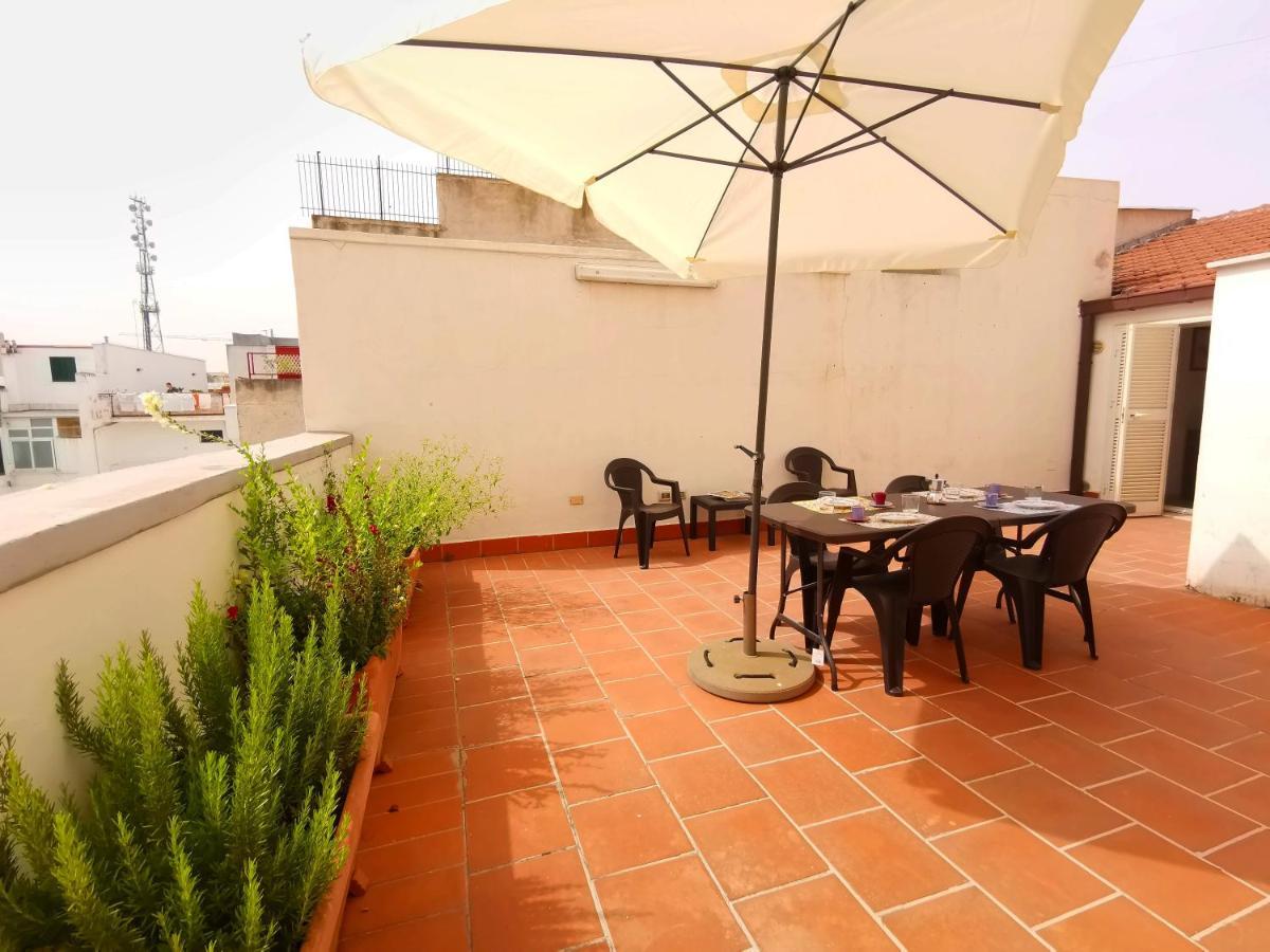 Terrazza Cavour Lägenhet Bari Exteriör bild